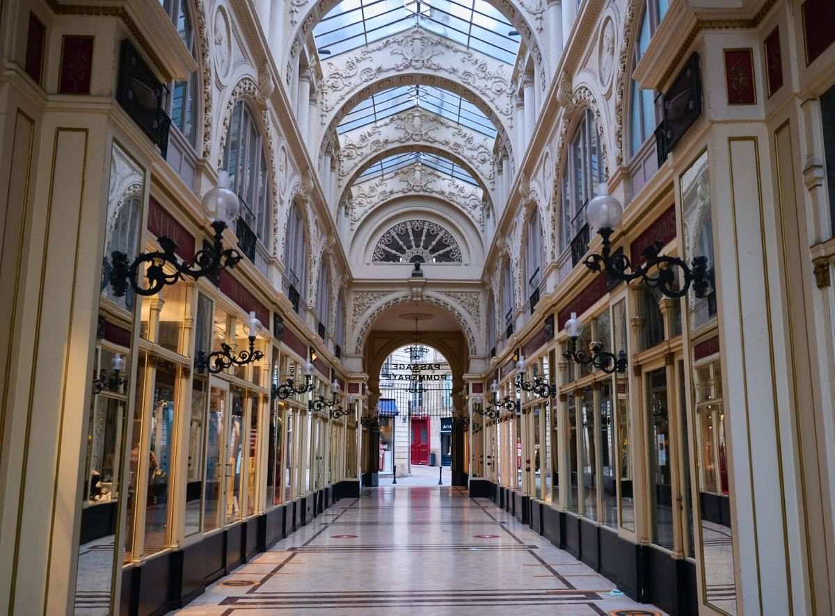 Passage Pommeraye | Stay in Nantes for your Autumn holidays