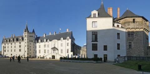 Château des ducs de Bretagne, 10mn walk from our hotel | Best Western Hôtel Graslin, hotel in Nantes city centre