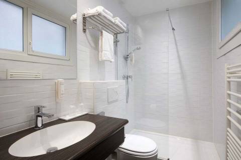 Salle de bains | Best Western Hôtel Graslin dans le centre-ville de Nantes